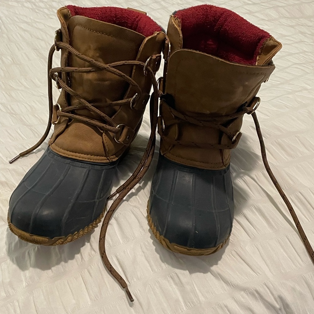 Men's Hilfiger Duck Boots, Size 9